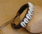 Mobile Preview: Afrika Armband - Leder mit schönen Kauri Muscheln
