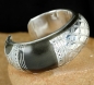 Preview: Breite Tuareg Armspange aus Ebenholz mit Silber