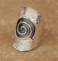 Preview: Extravaganter Silber Ring mit Spirale - Hammerschlag