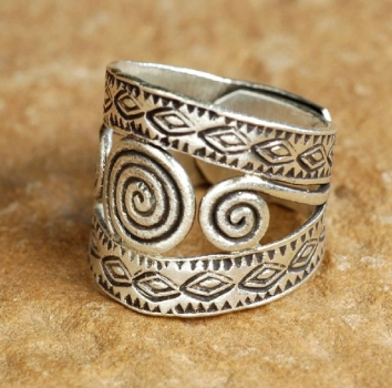 Silberring mit kleiner Spirale - Dekoratives Design