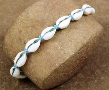 Afrika Fußkette in Blau mit Kauri Muscheln