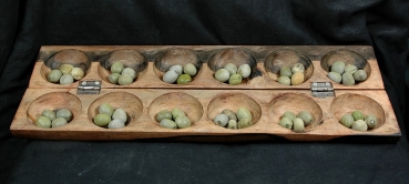 Afrika Holz Spiel - Wari / Ovare / Kalaha - Motiv Giraffe