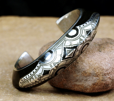 Preview: Ausgefallene Tuareg Armspange - Ebenholz mit Silber