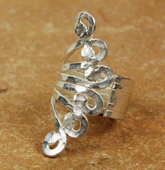 Ausgefallener Silber Ring mit Spiralen- Hammerschlag