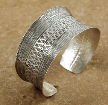 Breite Silber Armspange - Handgefertiger Armschmuck