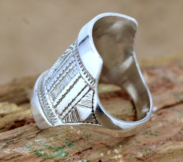 Preview: Breiter Tuareg Ring aus Silber - Schönes Muster - Rückseite