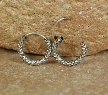 Preview: Creolen aus Silber 925 - Klein mit Muster - 12 mm - Offen