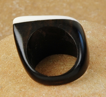 Holz Ring - Fingerring mit Knochen - Afrika Schmuck