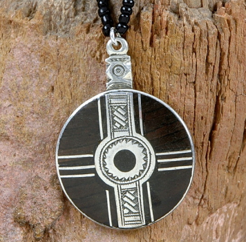 Runder Ebenholz Anhänger mit Silber - Tuaregschmuck
