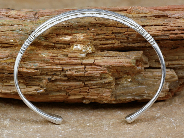 Schmale Tuareg Armspange aus Silber - Viereckig