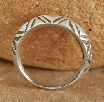 Schmaler Tuareg Ring - Silber mit schönem Muster