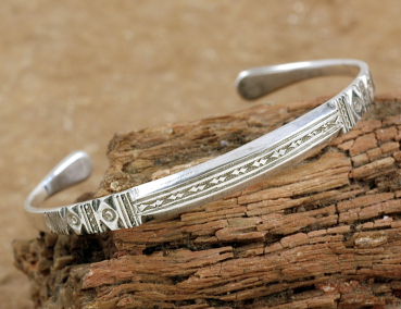 Preview: Schmaler Tuareg Silber Armreif - Schönes Muster