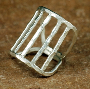 Schöner Silber Ring - Tolles Design mit Hammerschlag