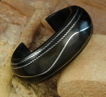 Preview: Tolle Afrika Armspange - Ebenholz & Metall Einlagen