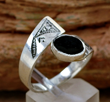Preview: Tuareg Ring - Silber mit schwarzem Onyx - verstellbar