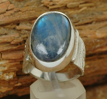 Tuaregschmuck -  Silber Ring mit schönem Labradorit