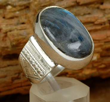 Tuaregschmuck -  Silber Ring mit schönem Labradorit