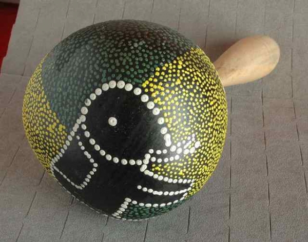 Kokosnuss Marakas aus Afrika - Musikinstrument