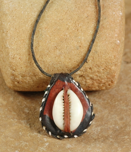 Afrika Amulett - Talismann - Halskette mit Muschel