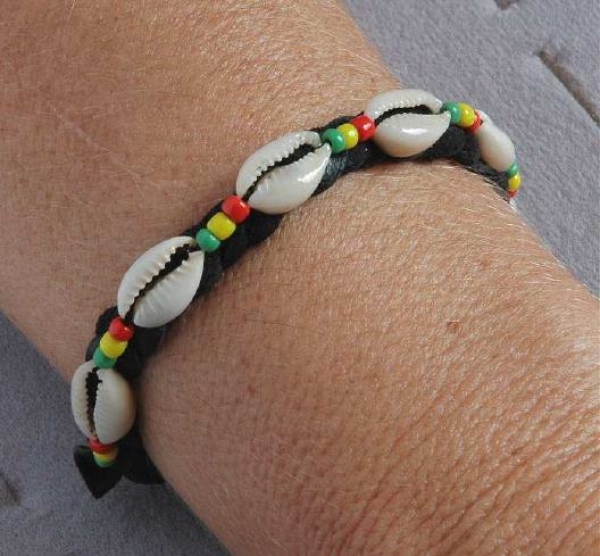 Afrika Armband mit Kauri Muscheln - Reggae