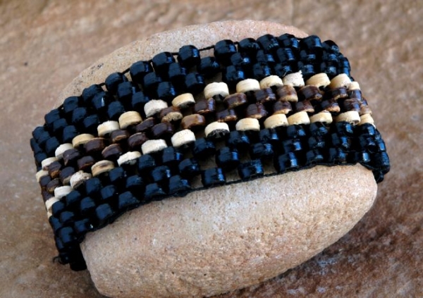 Afrika Armband mit Kokos Holz Perlen