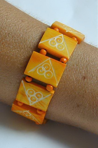 Afrika Armband mit roten Knochen Perlen