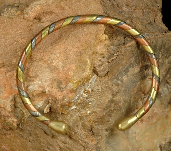 Afrika Armspange aus Kupfer, Messing & Nickel