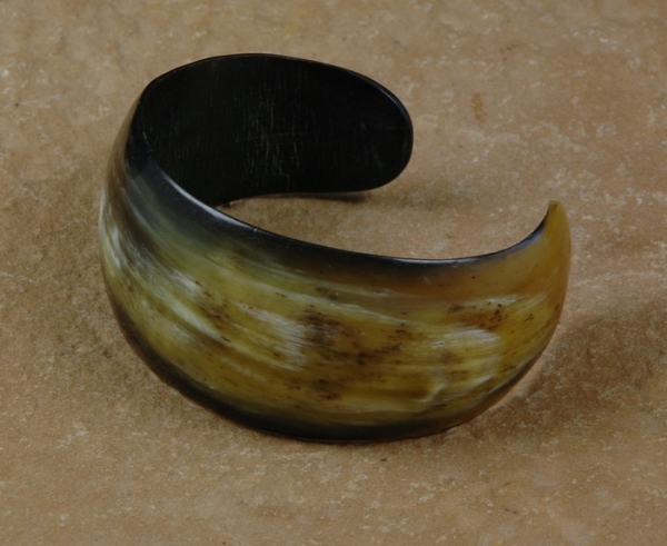 Afrika Armspange aus Horn - Toller Afrika Schmuck