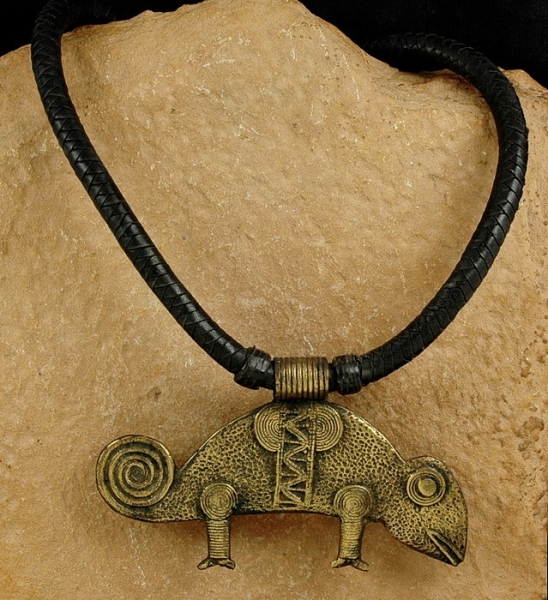 Afrika Halskette mit Bronze Anhänger - Chamäleon