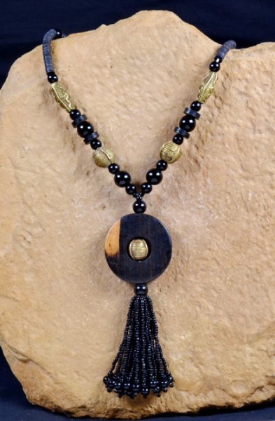 Afrika Halskette mit Bronze Perlen und Ebenholz