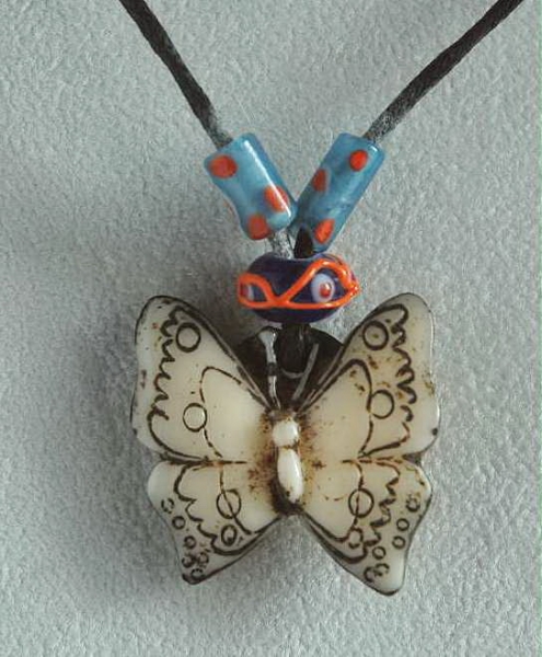 Afrika Halskette mit schönem Anhänger - Schmetterling