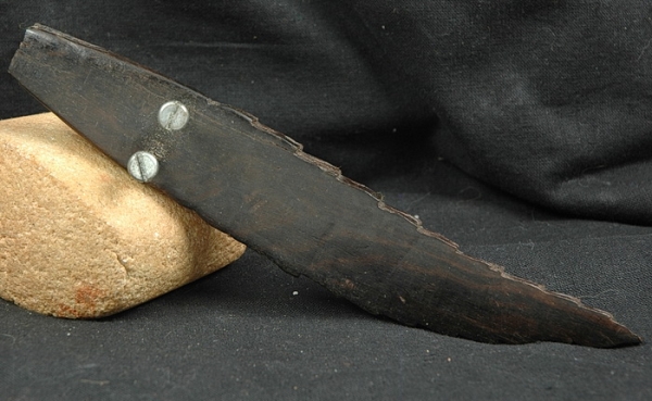 Afrika Krokodil - Flaschenöffner aus Holz - Schwarz - Unterseite