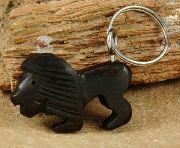 Afrika Schlüsselanhänger aus Holz - Löwe
