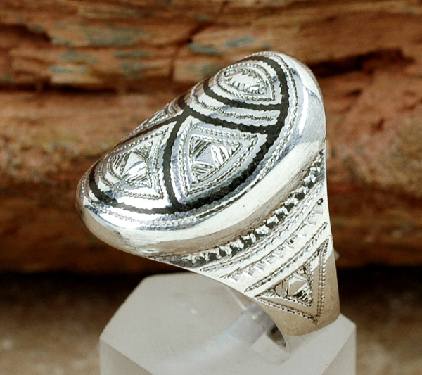 Ausgefallener Tuareg Ring - Silber mit Ebenholz