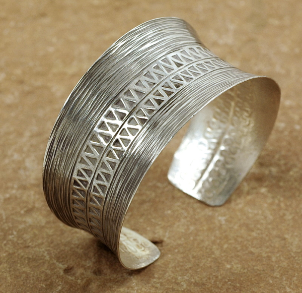 Breite Silber Armspange - Handgefertiger Armschmuck