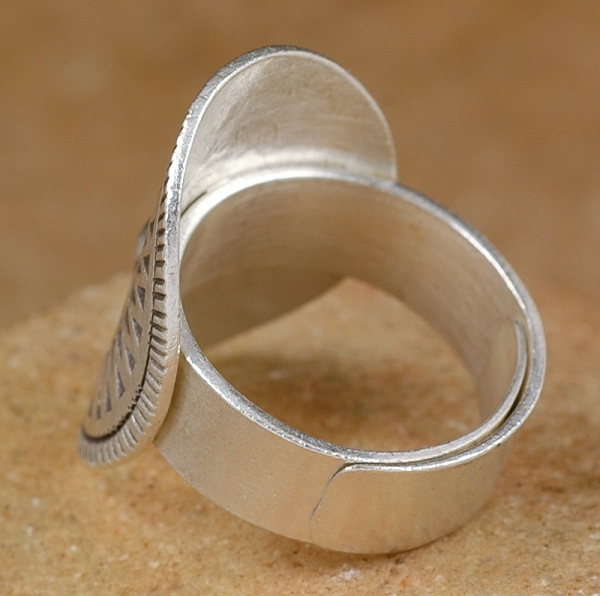Breiter Ring aus Silber - Schöner Silberschmuck - Rückseite