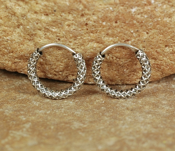 Creolen aus Silber 925 - Klein mit Muster - 12 mm