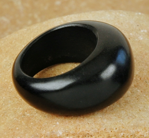 Fingerring / Ring aus Holz - Schöner Afrika Schmuck