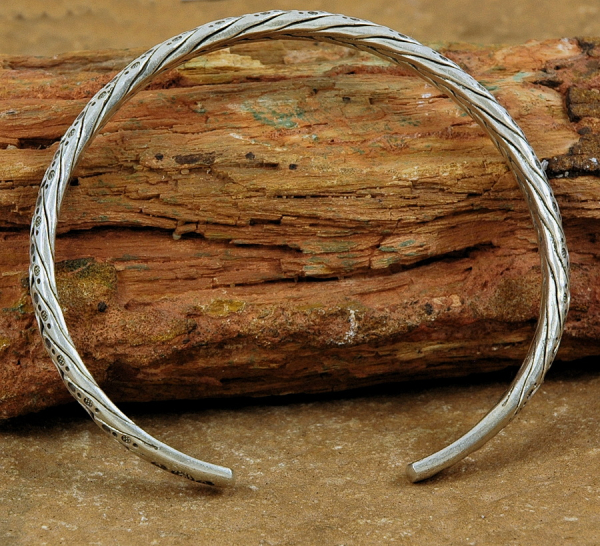 Großer Tuareg Armreif - dekorativ & massiv aus Silber