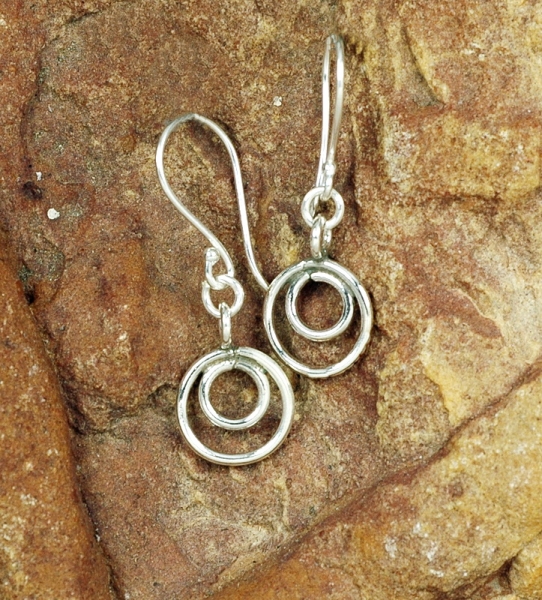 Kurze Ohrringe aus Silber handgefertigt - Kreise
