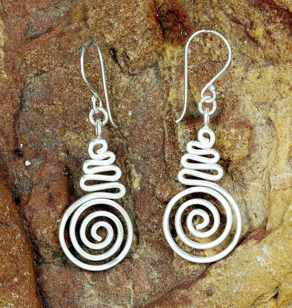 Moderne Ohrringe aus Silber handgefertigt - Spirale