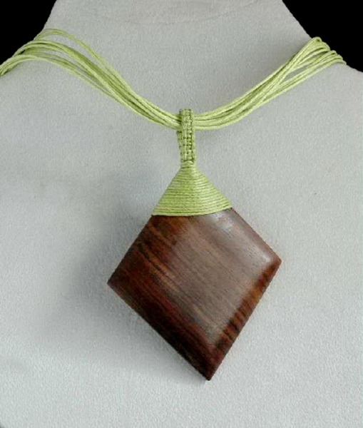 Natur Halskette / Kette - Dekorativer Holz Anhänger