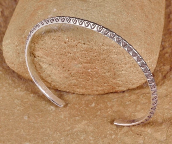 Schmale Tuareg Armspange - Dreieckig & Filigran