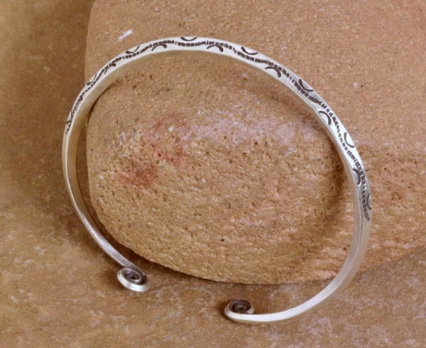 Schmaler Tuareg Armreif aus Silber - Tuaregschmuck