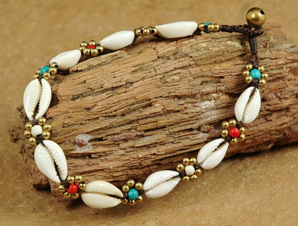 Schöne Fußkette mit Kauri Muschel & bunten Perlen