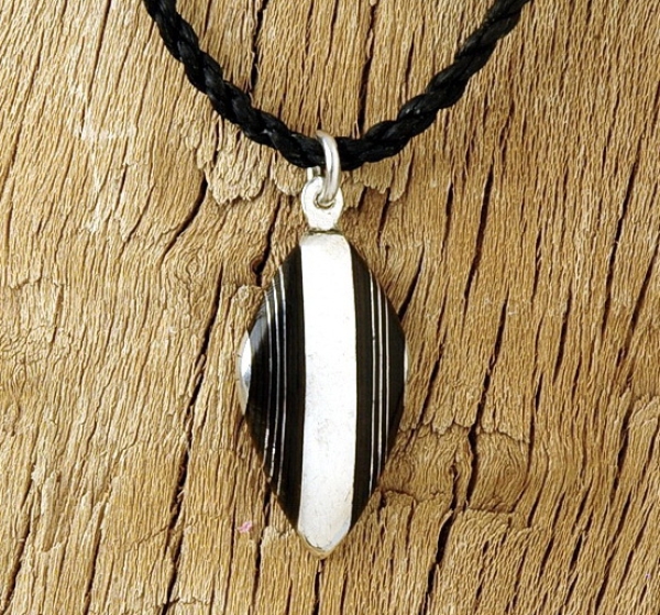 Schöne Tuareg Kette - Silber mit Ebenholz Einlagen