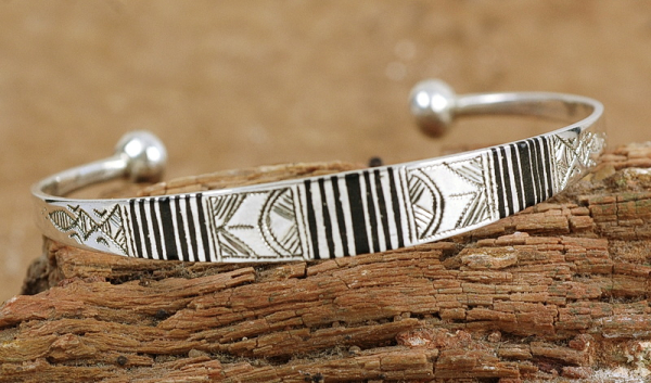 Schöne Tuareg Silber Armspange mit Ebenholz