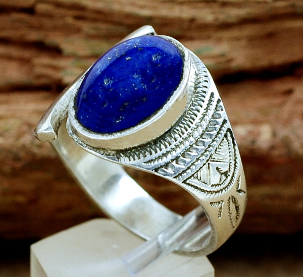 SchönerTuareg Ring - Silber mit blauem Lapislazuli