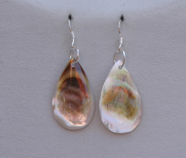 Tolle Ohrringe - Schimmernde Perlmutt Muschel