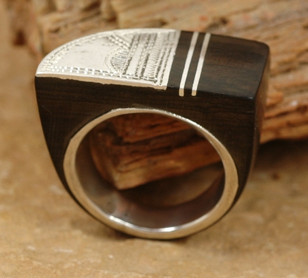 Toller Tuareg Schmuck - Ring aus Silber mit Ebenholz